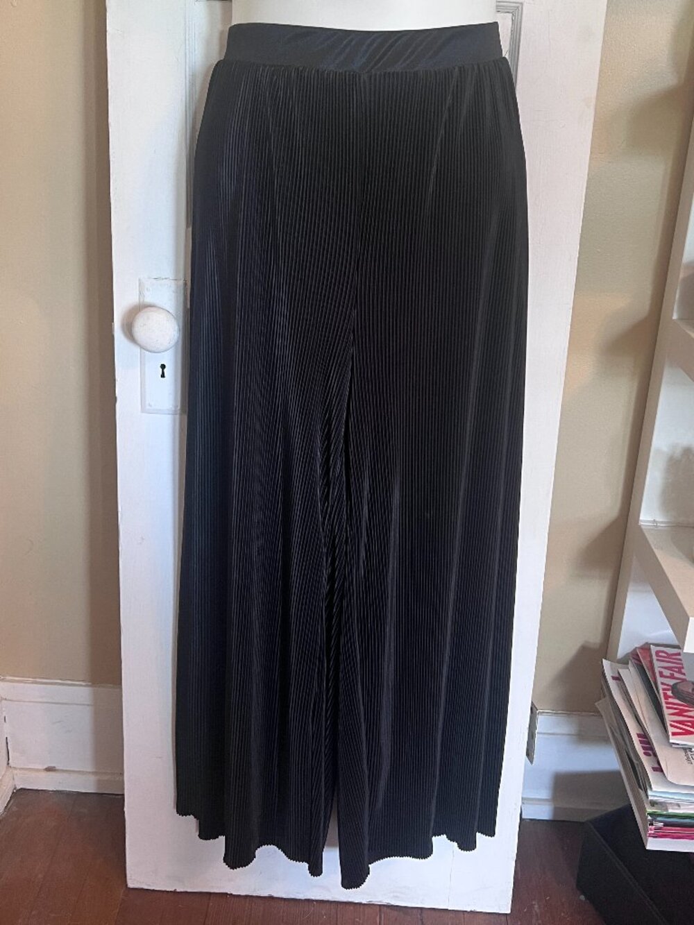 NwT Torrid Deep Black Pull On Wide Leg Plisse Pant - 3 Short